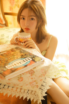 女式开襟睡衣舞蹈